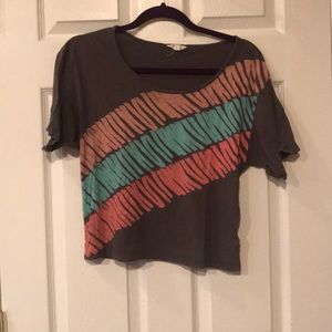 Short sleeve crop top.